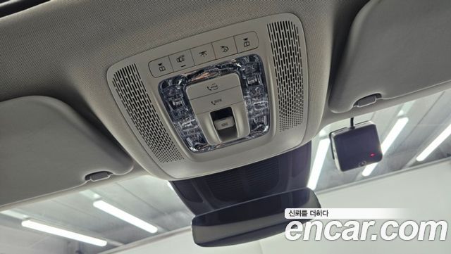 Mercedes-Benz GLE-Class 2025 — photo 17