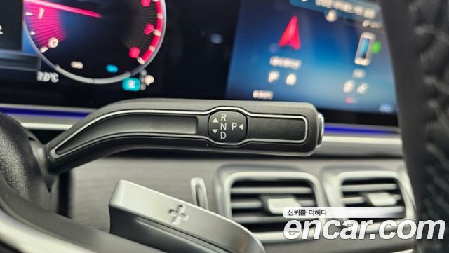 Mercedes-Benz GLE-Class 2025 — photo 19