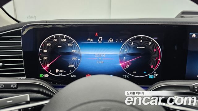 Mercedes-Benz GLE-Class 2025 — photo 20