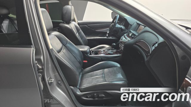 Infiniti M 2013 — photo 10