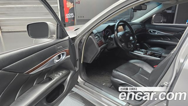 Infiniti M 2013 — photo 11