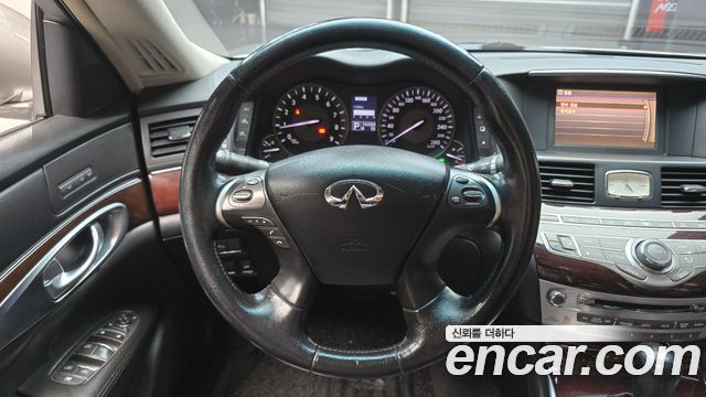 Infiniti M 2013 — photo 14