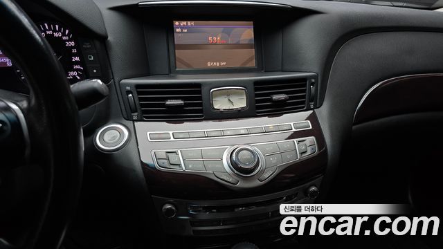 Infiniti M 2013 — photo 16