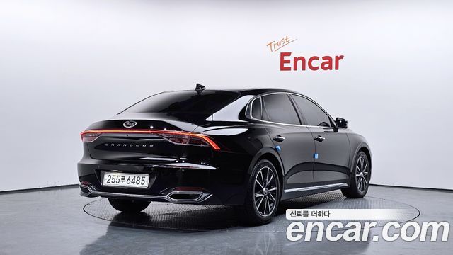Hyundai Grandeur 2022 — photo 2