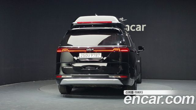 Kia Canival 2022 — photo 4
