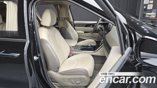 Kia Canival 2022 — photo 12
