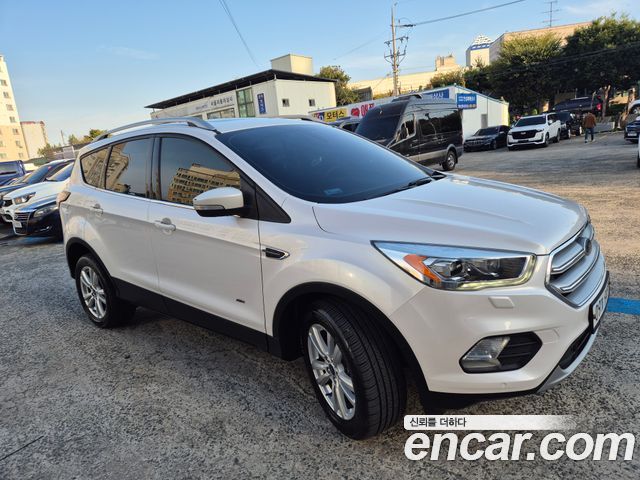 Ford Kuga 2017 — photo 2