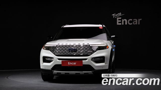 Ford Explorer 2022 — photo 3