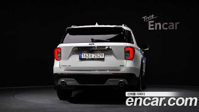Ford Explorer 2022 — photo 4
