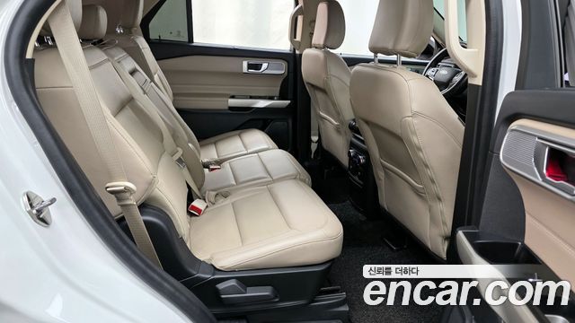 Ford Explorer 2022 — photo 12