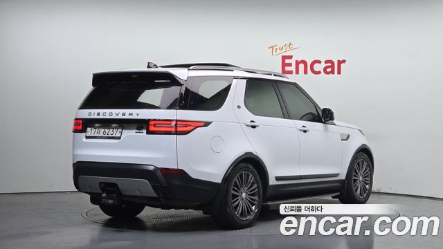 Land Rover Discovery 2017 — photo 2