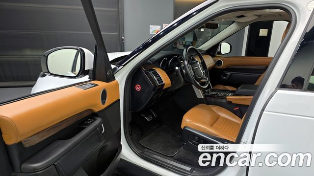 Land Rover Discovery 2017 — photo 10