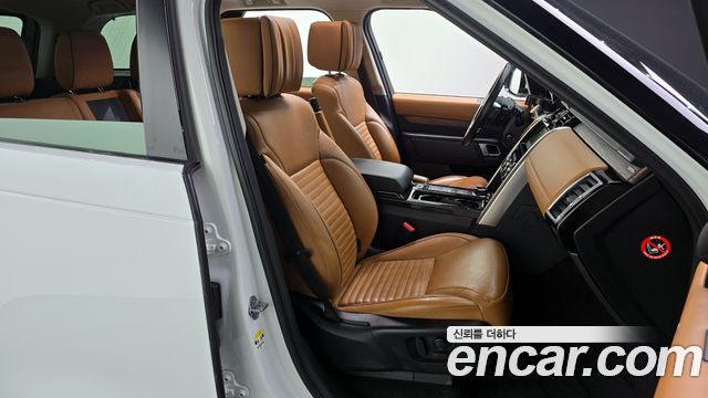 Land Rover Discovery 2017 — photo 12