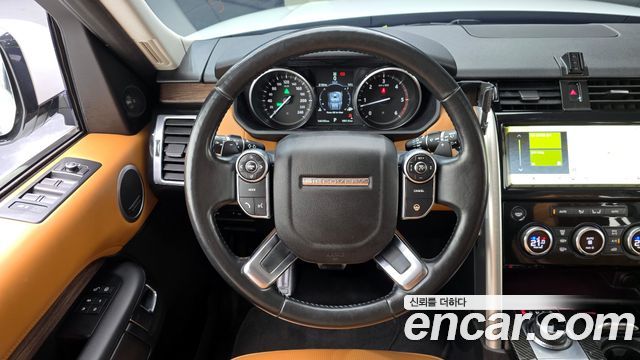 Land Rover Discovery 2017 — photo 13
