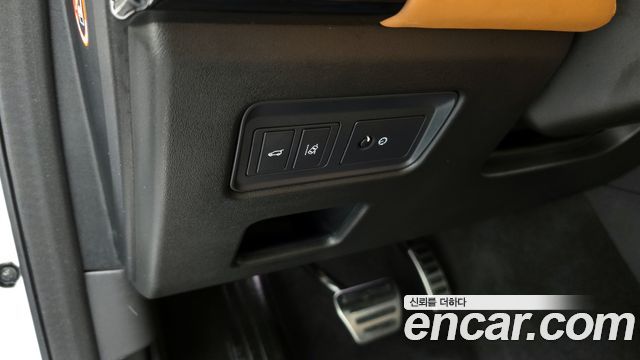 Land Rover Discovery 2017 — photo 14