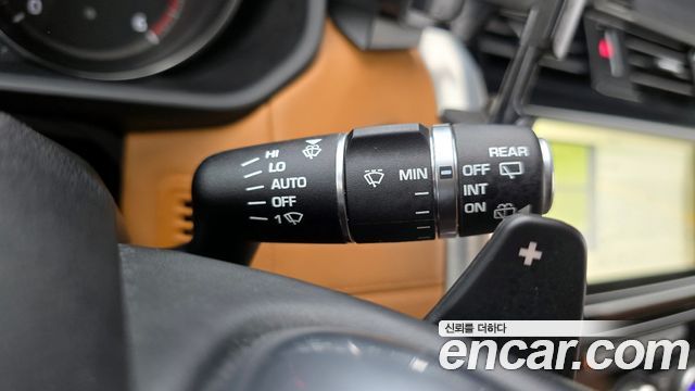 Land Rover Discovery 2017 — photo 15