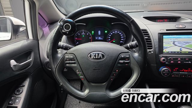 Kia K3 2015 — photo 13