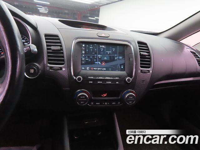 Kia K3 2017 — photo 10