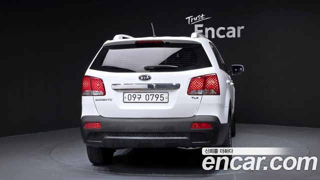 Kia Sorento 2010 — photo 4