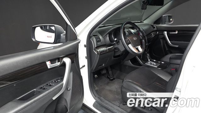 Kia Sorento 2010 — photo 11