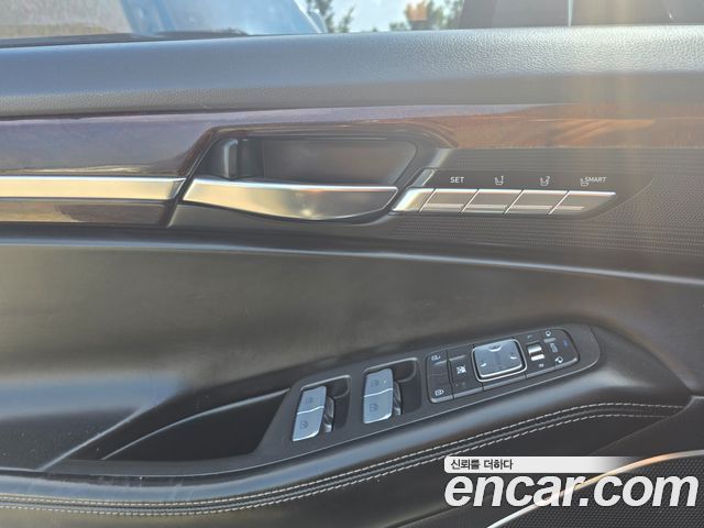Genesis EQ900 2017 — photo 12