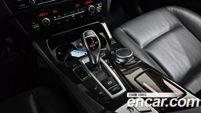BMW 5-Series 2015 — photo 9
