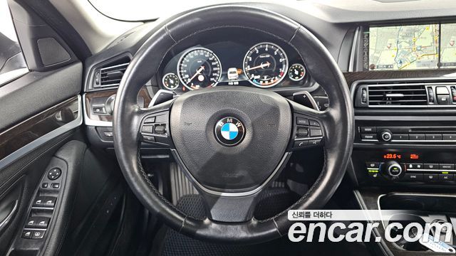 BMW 5-Series 2015 — photo 13