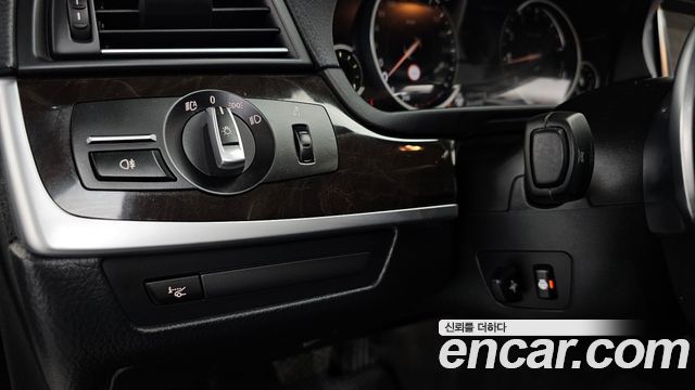 BMW 5-Series 2015 — photo 16