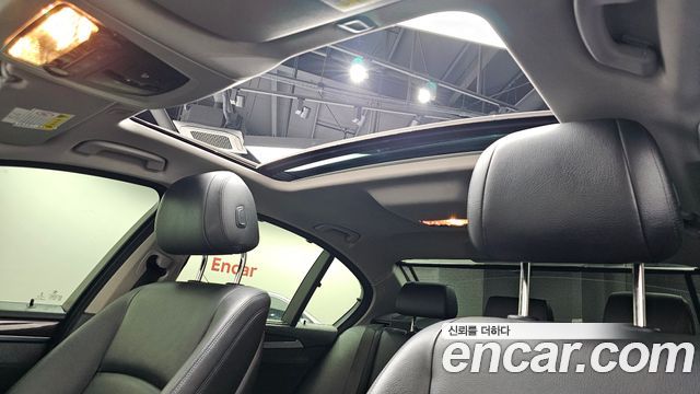 BMW 5-Series 2015 — photo 19