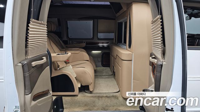 GMC Savana 2020 — photo 12