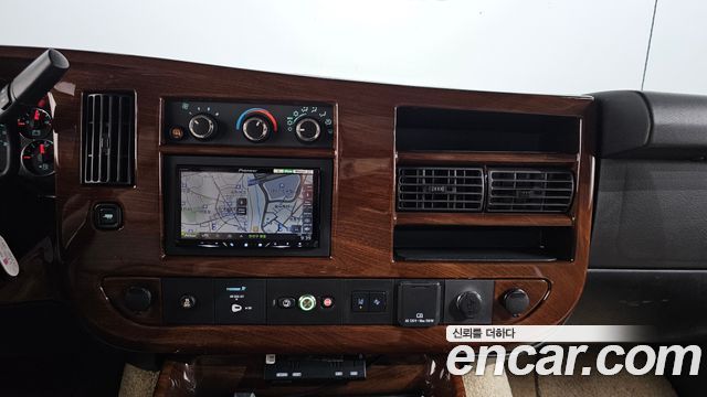 GMC Savana 2020 — photo 14