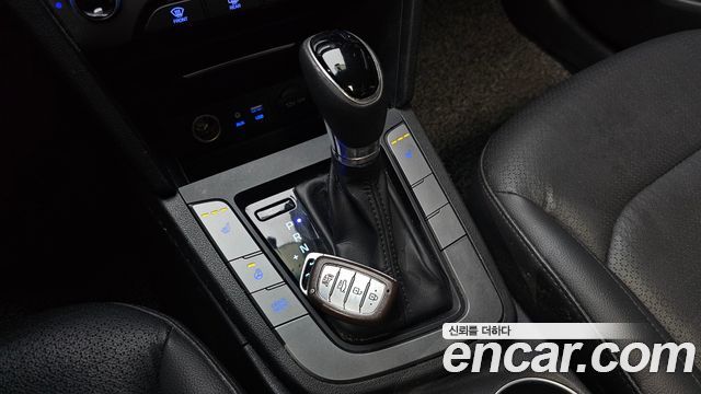 Hyundai AVANTE 2016 — photo 9