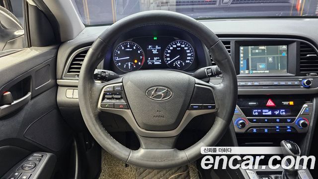 Hyundai AVANTE 2016 — photo 13