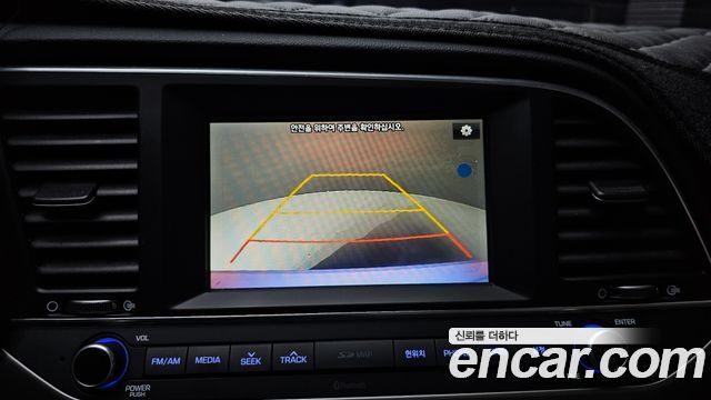 Hyundai AVANTE 2016 — photo 15