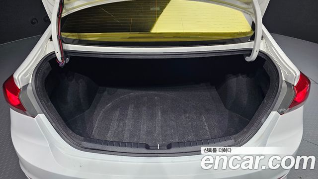 Hyundai AVANTE 2016 — photo 20