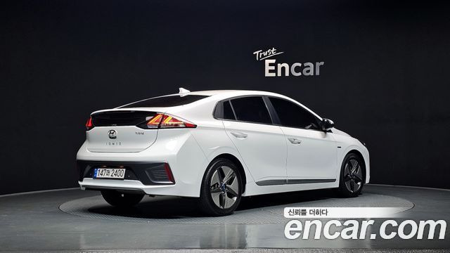 Hyundai Ioniq 2020 — photo 2