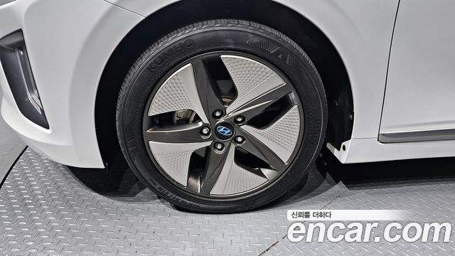 Hyundai Ioniq 2020 — photo 5