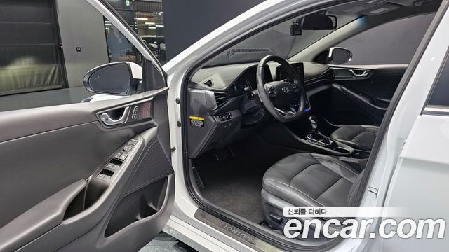 Hyundai Ioniq 2020 — photo 11