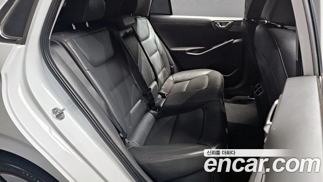 Hyundai Ioniq 2020 — photo 12