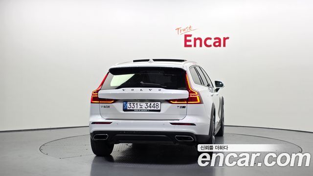 Volvo V60 2020 — photo 4