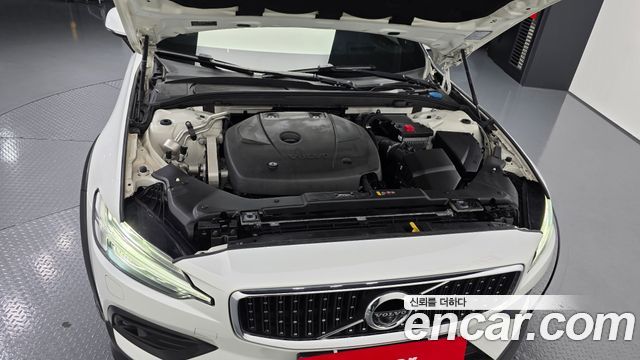 Volvo V60 2020 — photo 6