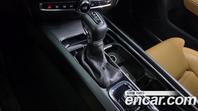 Volvo V60 2020 — photo 9