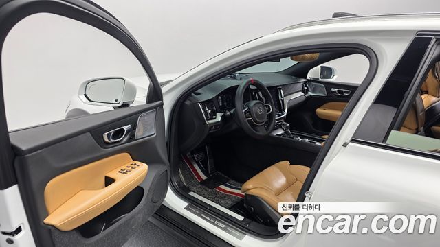 Volvo V60 2020 — photo 10