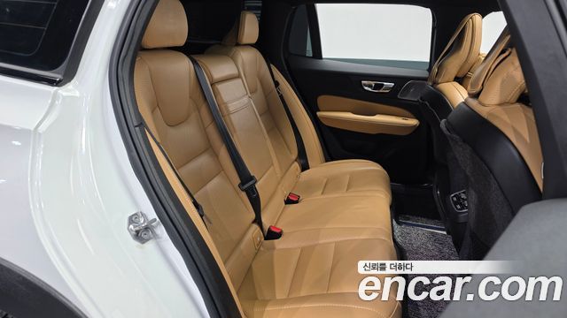 Volvo V60 2020 — photo 12