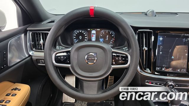 Volvo V60 2020 — photo 13
