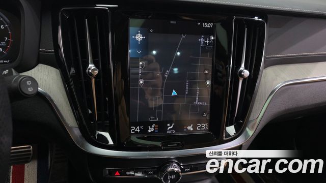 Volvo V60 2020 — photo 14