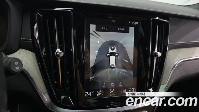 Volvo V60 2020 — photo 15
