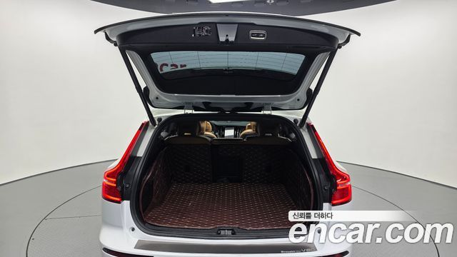 Volvo V60 2020 — photo 20