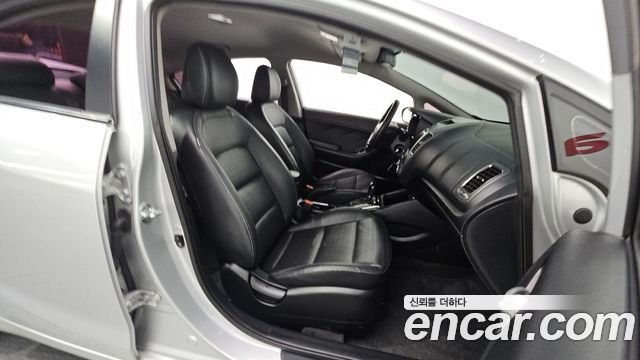 Kia K3 2017 — photo 11