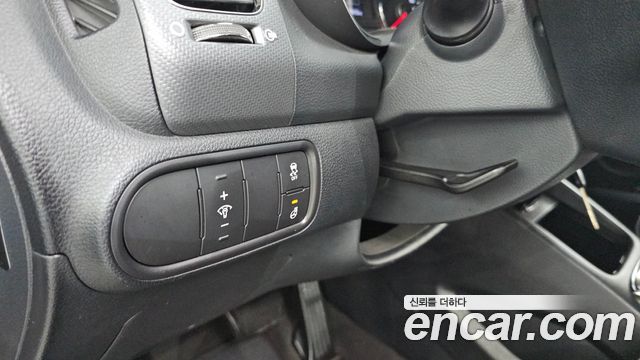 Kia K3 2017 — photo 17
